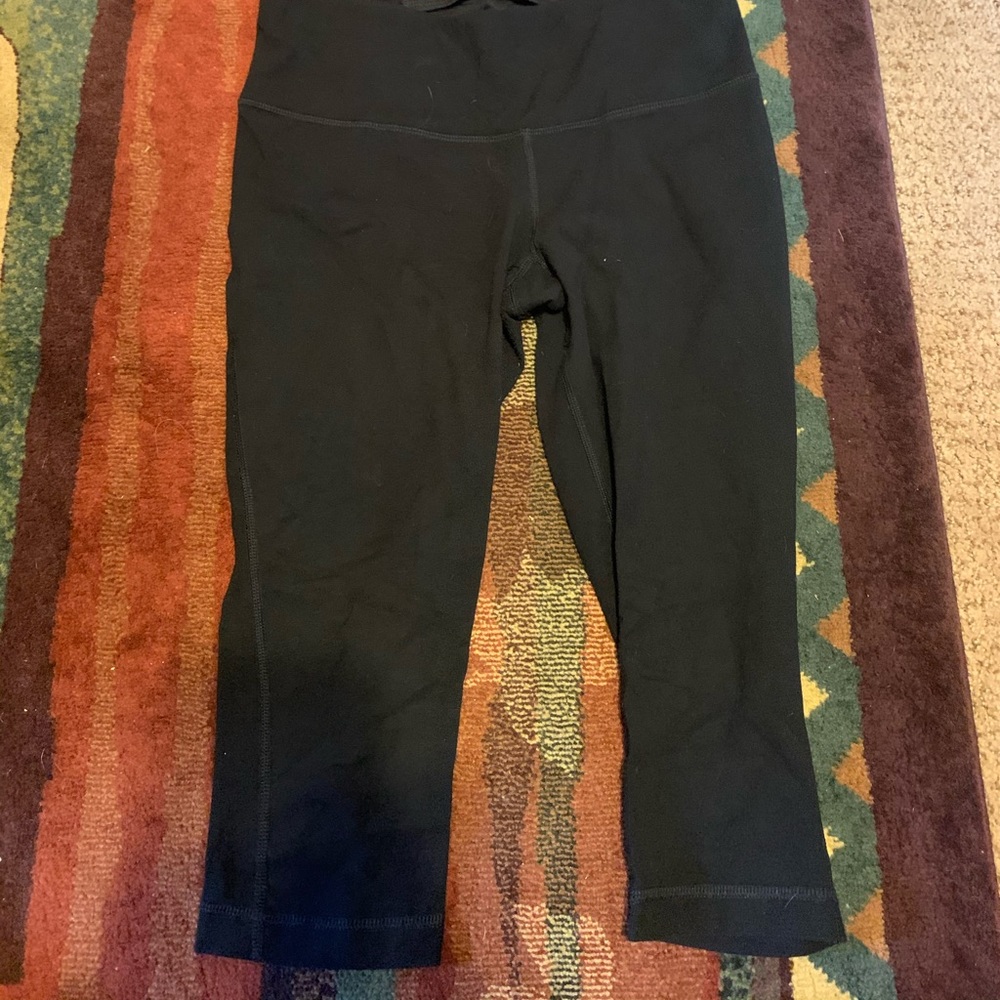 Crop yoga pants